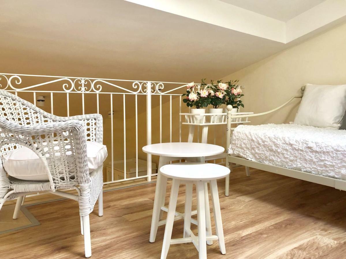 ホテル Alessia House バニョレージョ エクステリア 写真